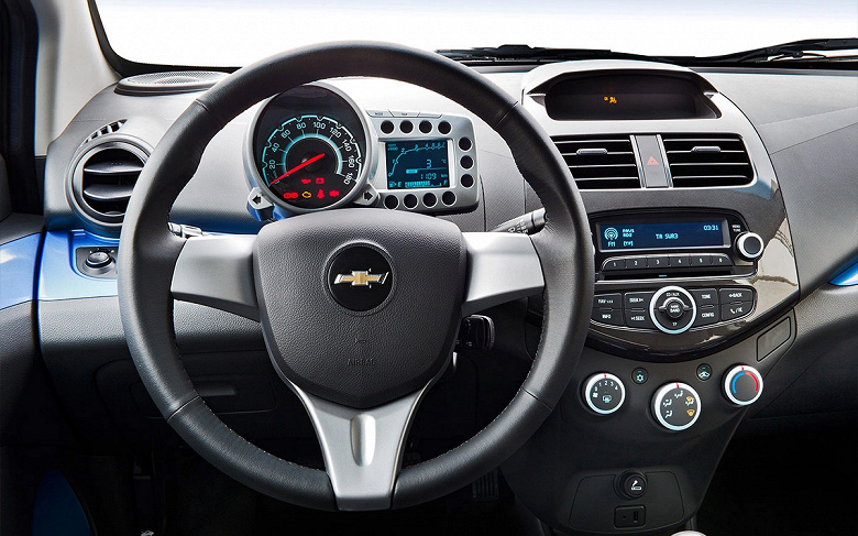 Полноценный «автомат», топовая комплектация и цена всего 1,78 млн рублей. В Россию привезли новый Chevrolet Spark